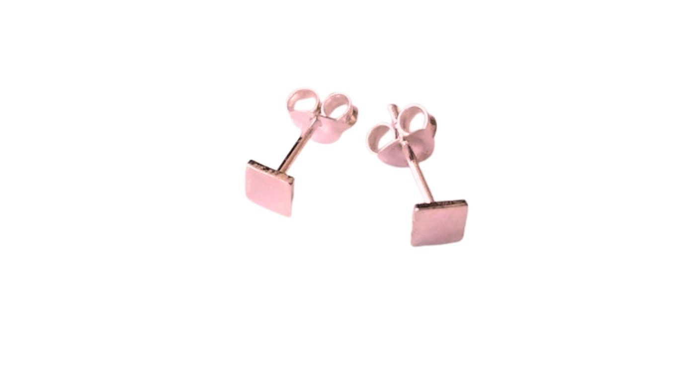 Square stud earrings