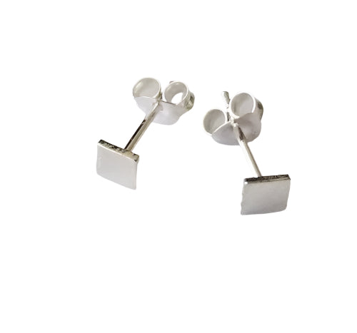 Square stud earrings